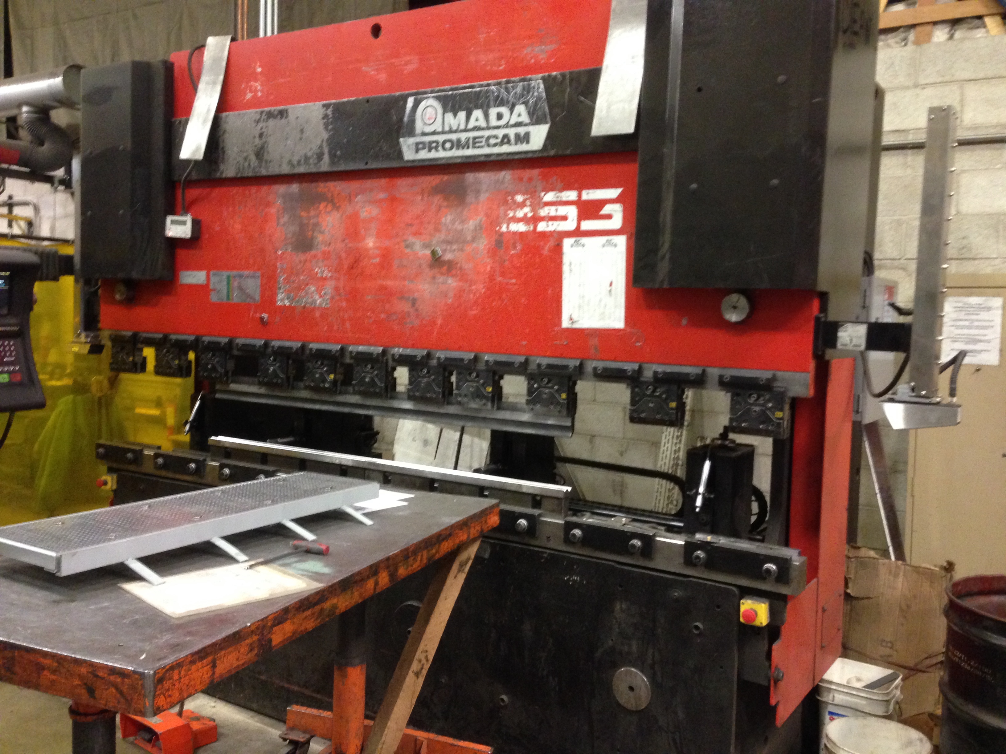 Press Brake 138 Ton Amada Model HFB 1253 CNC Press Brake
