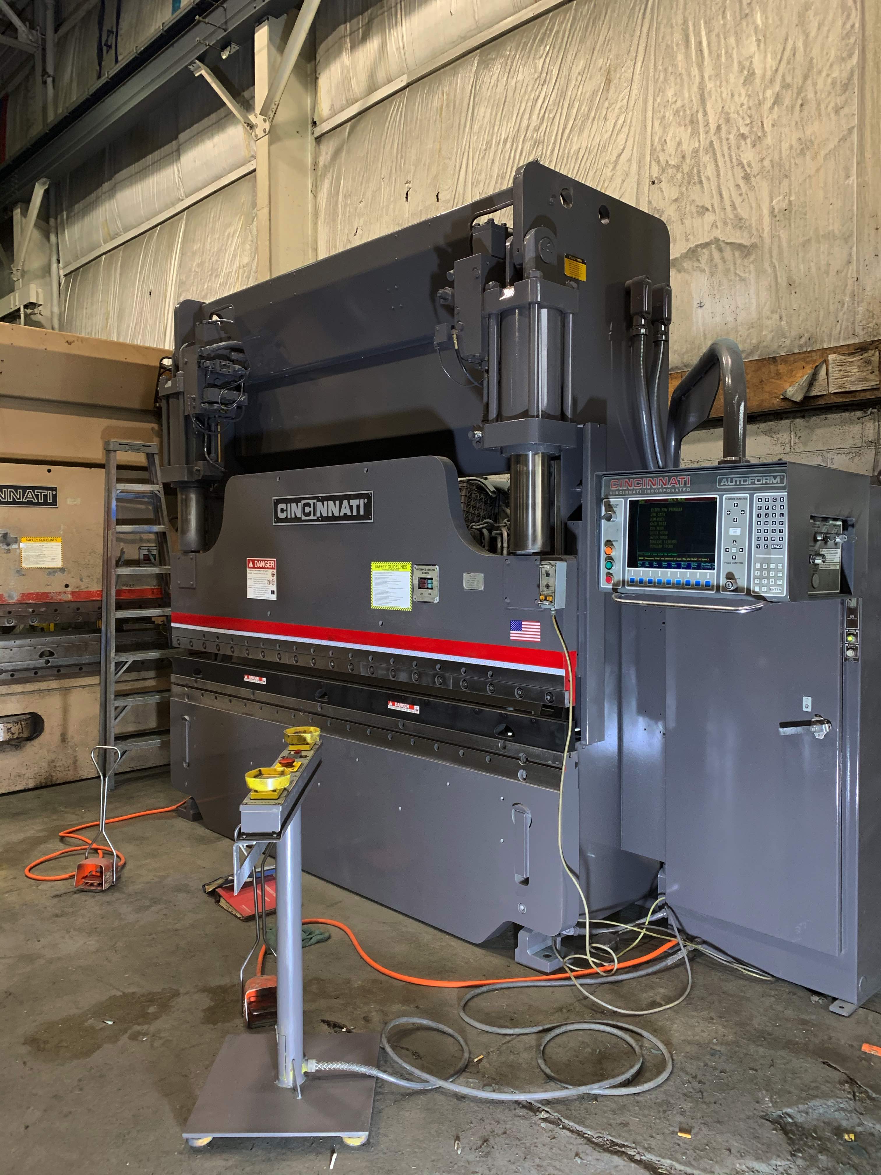 Press Brake 135 Ton X 10' Cincinnati Autoform CNC Press Brake