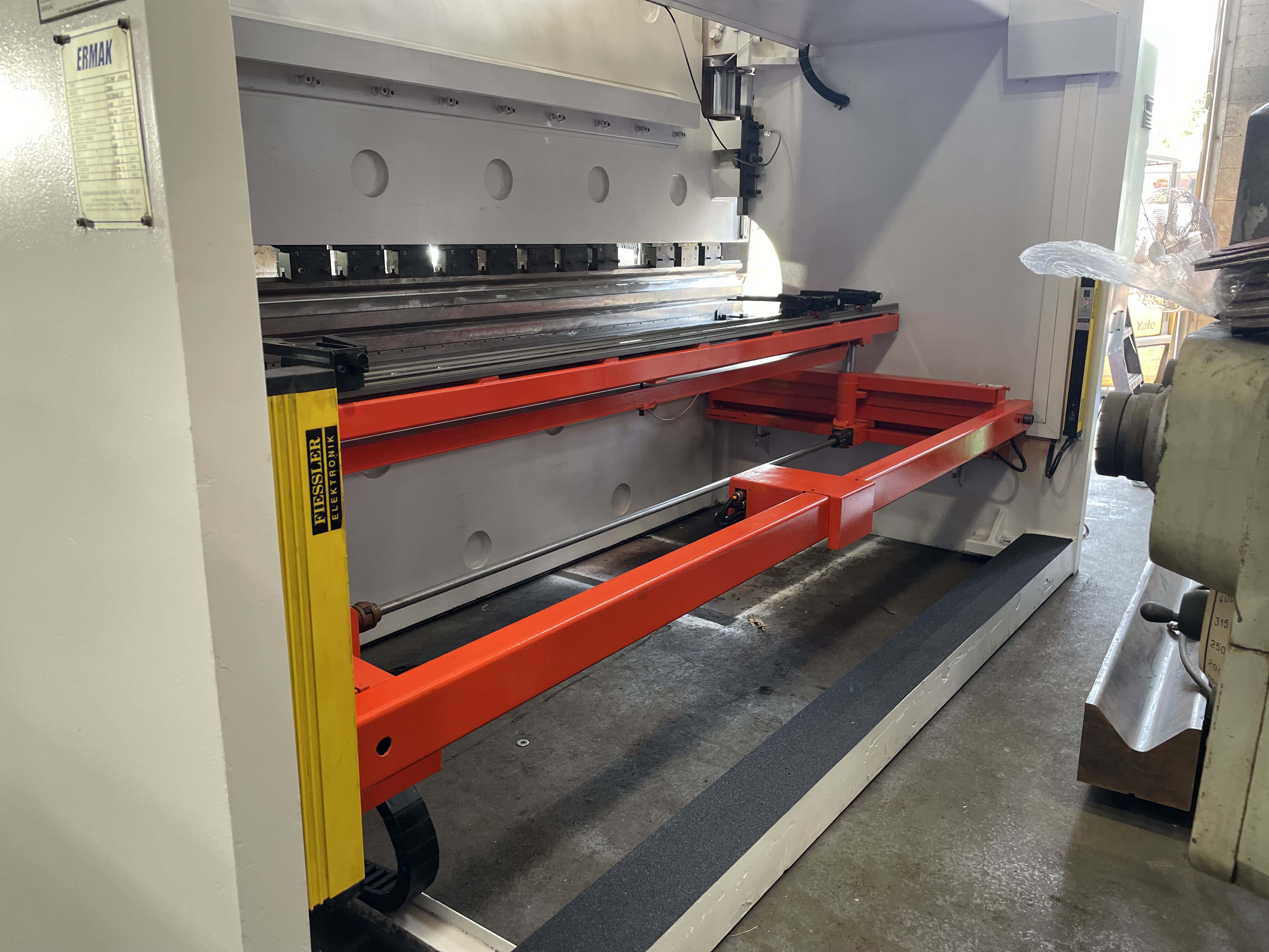 Press Brake 440 Ton X 14' Ermak CNC HAP 14x440 CNC Hydraulic Press Brake