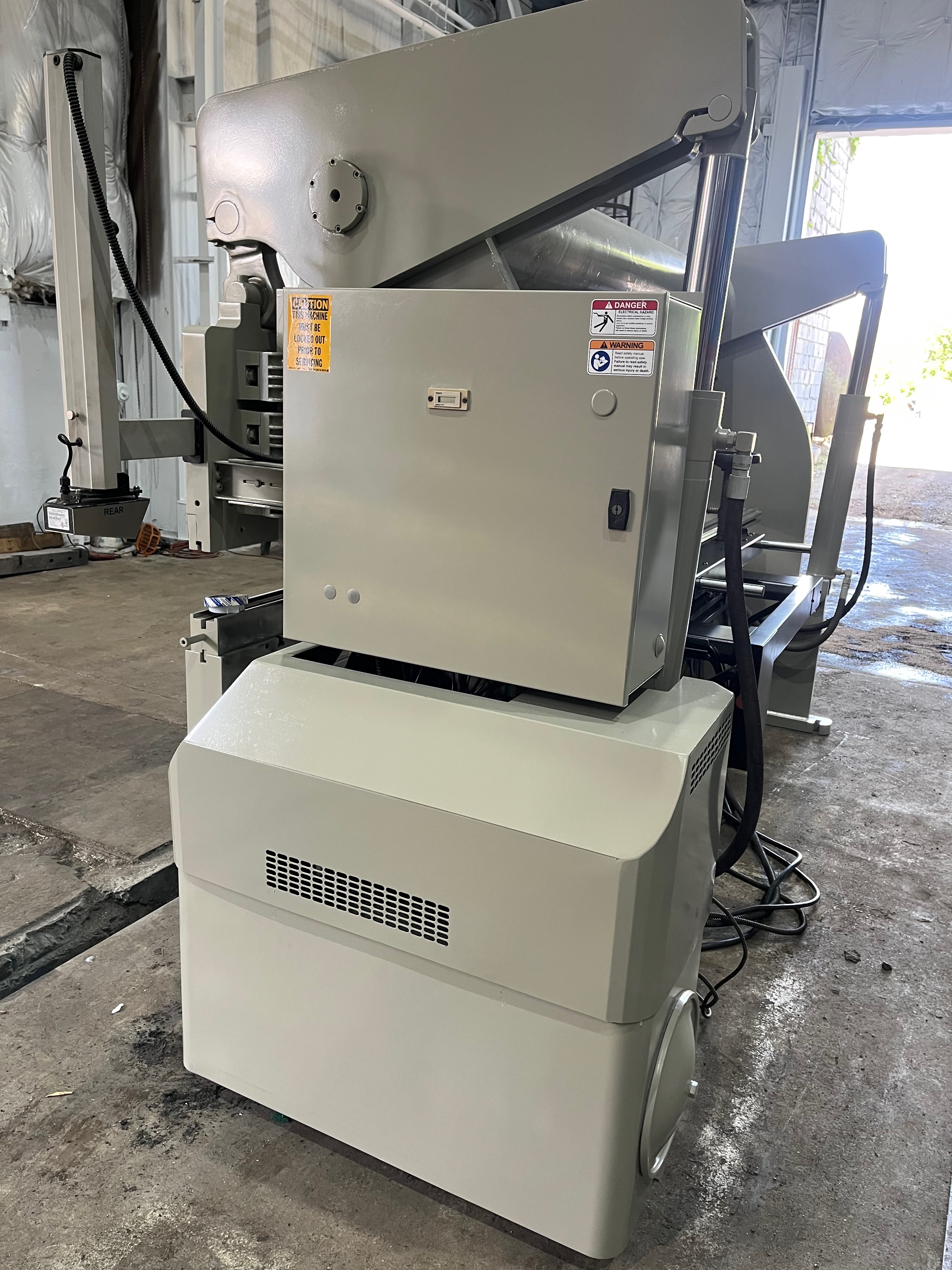130 Ton X 10’ Accurpress Model 713010 Hydraulic Press Brake