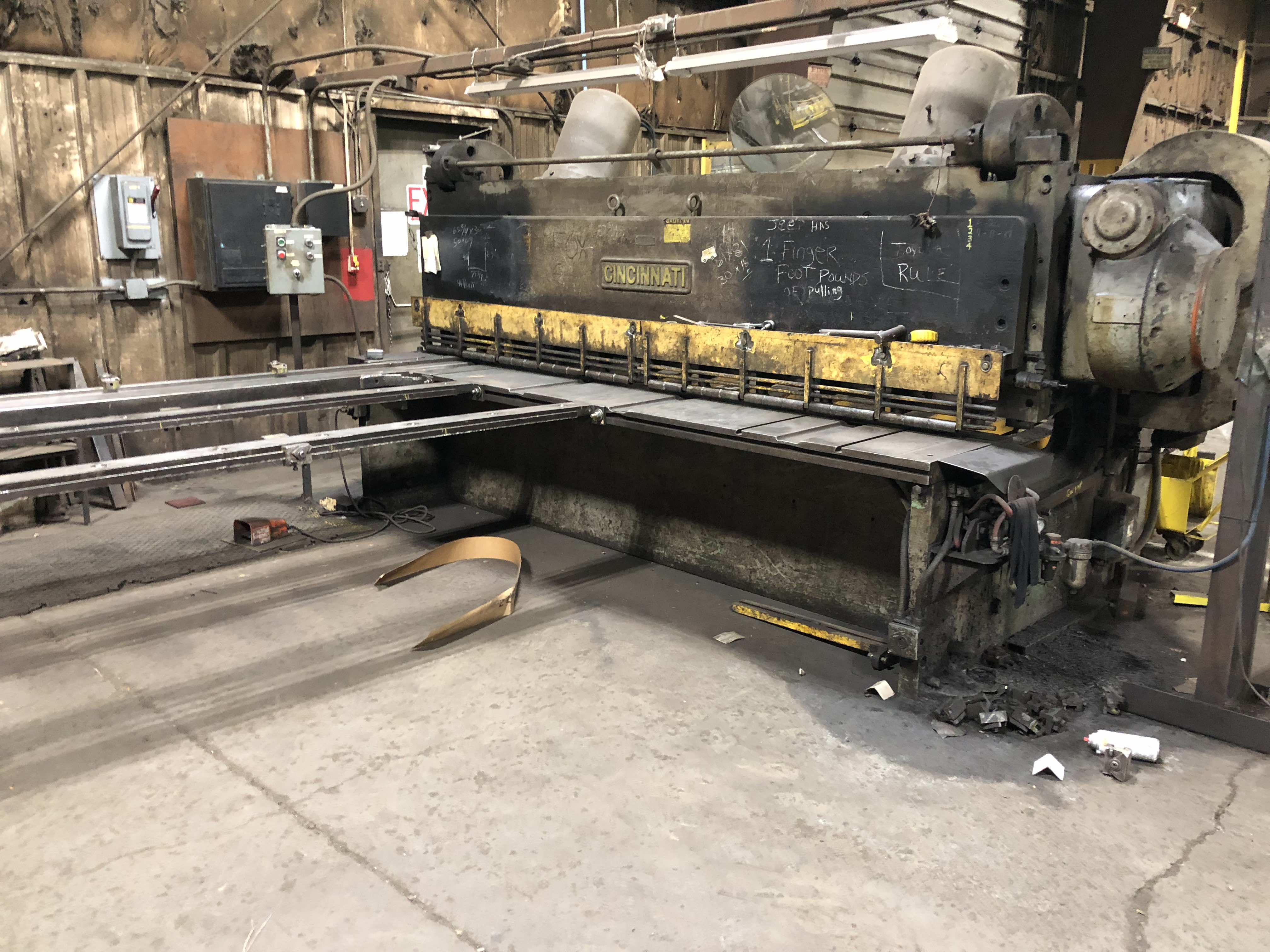 3/8" X 10' Cincinnati Model 2512 Mechanical Power Squaring Shear