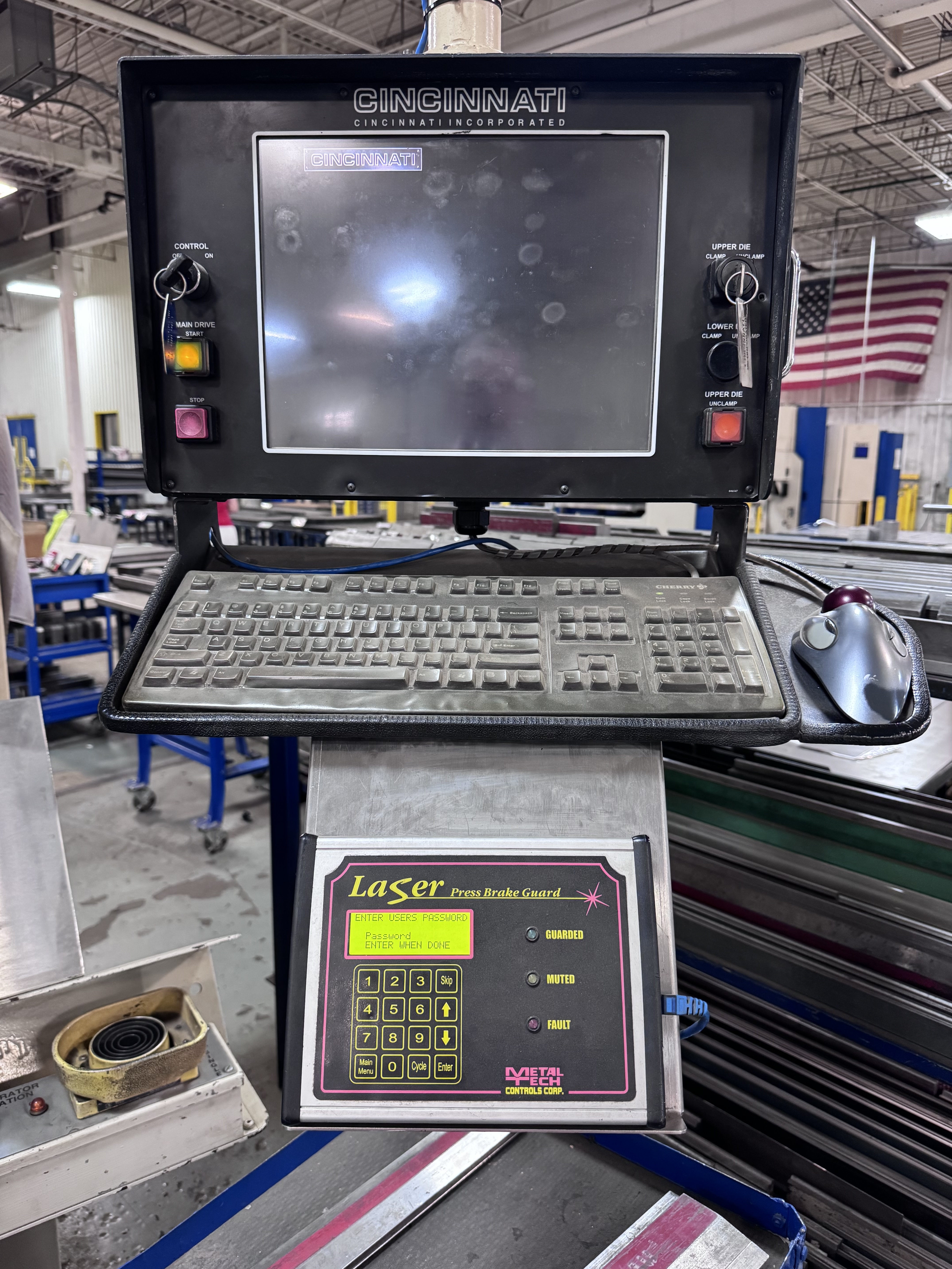90 Ton X 10'Cincinnati 90AF8 CNC Press Brake