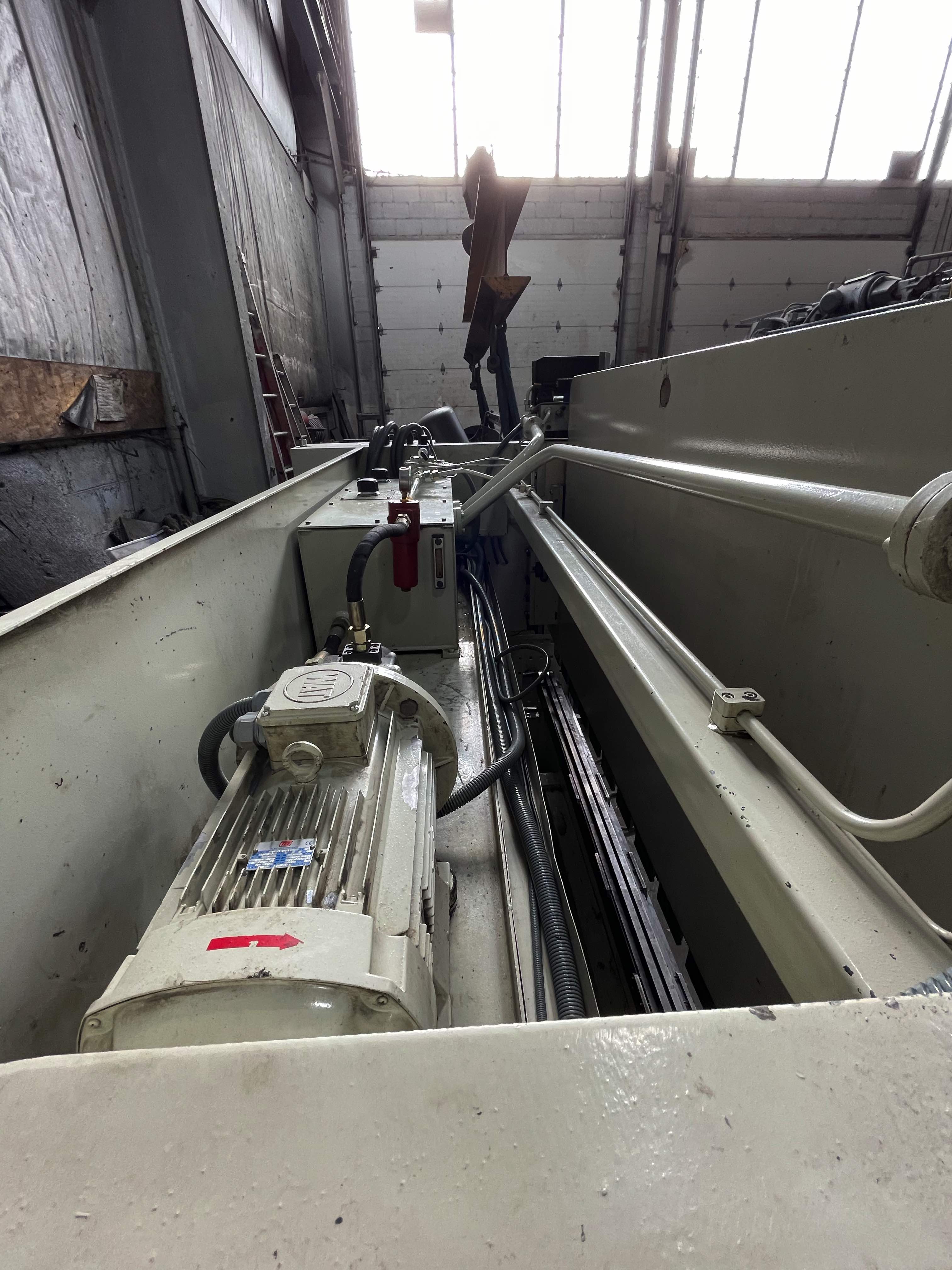 176 Ton X 10' Durma Model HAP 30160 CNC Hydraulic Press Brake