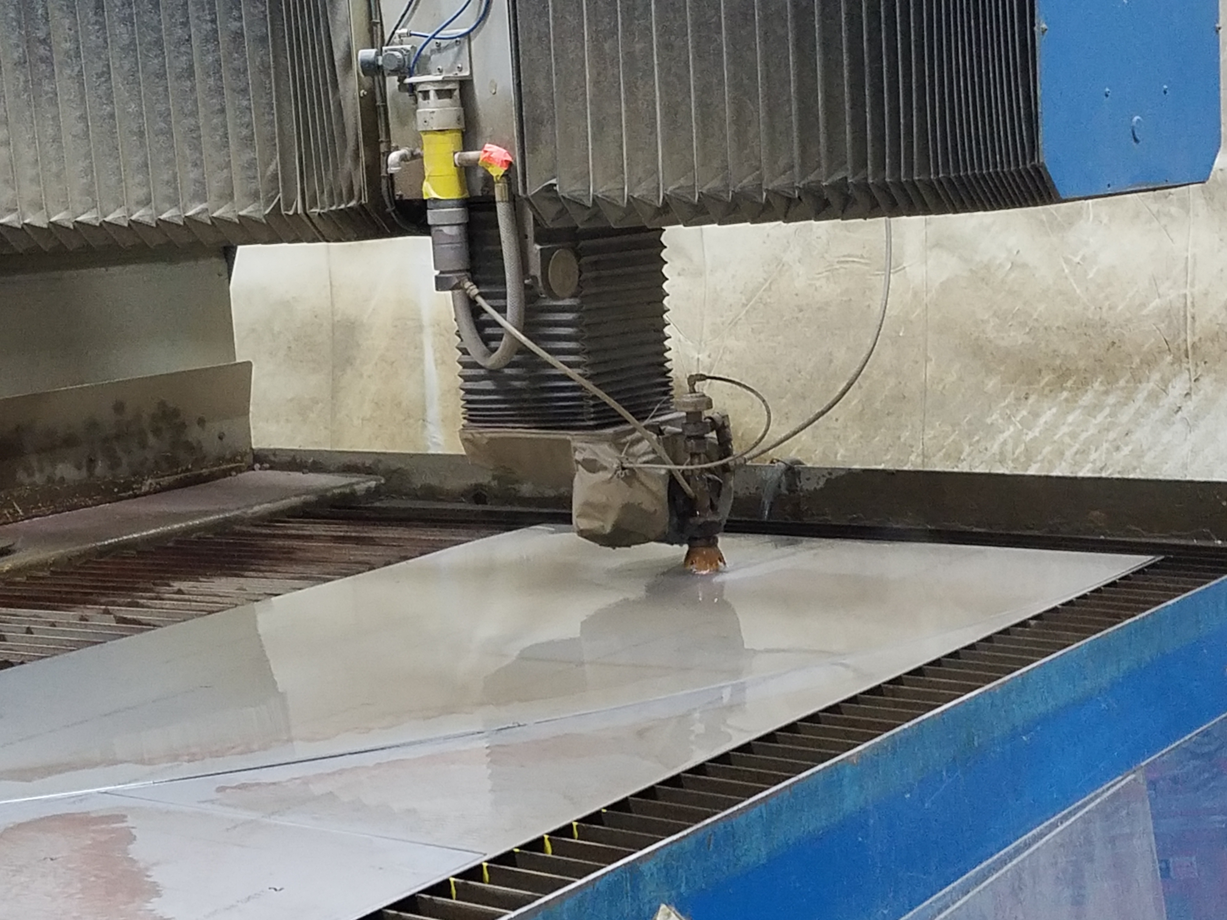 6' X 12' 2004 Flow IFB 6012 Waterjet Cutting System