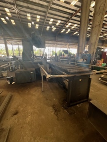 30” X 25”  Hyd Mech V-25APC Vertical Band Saw