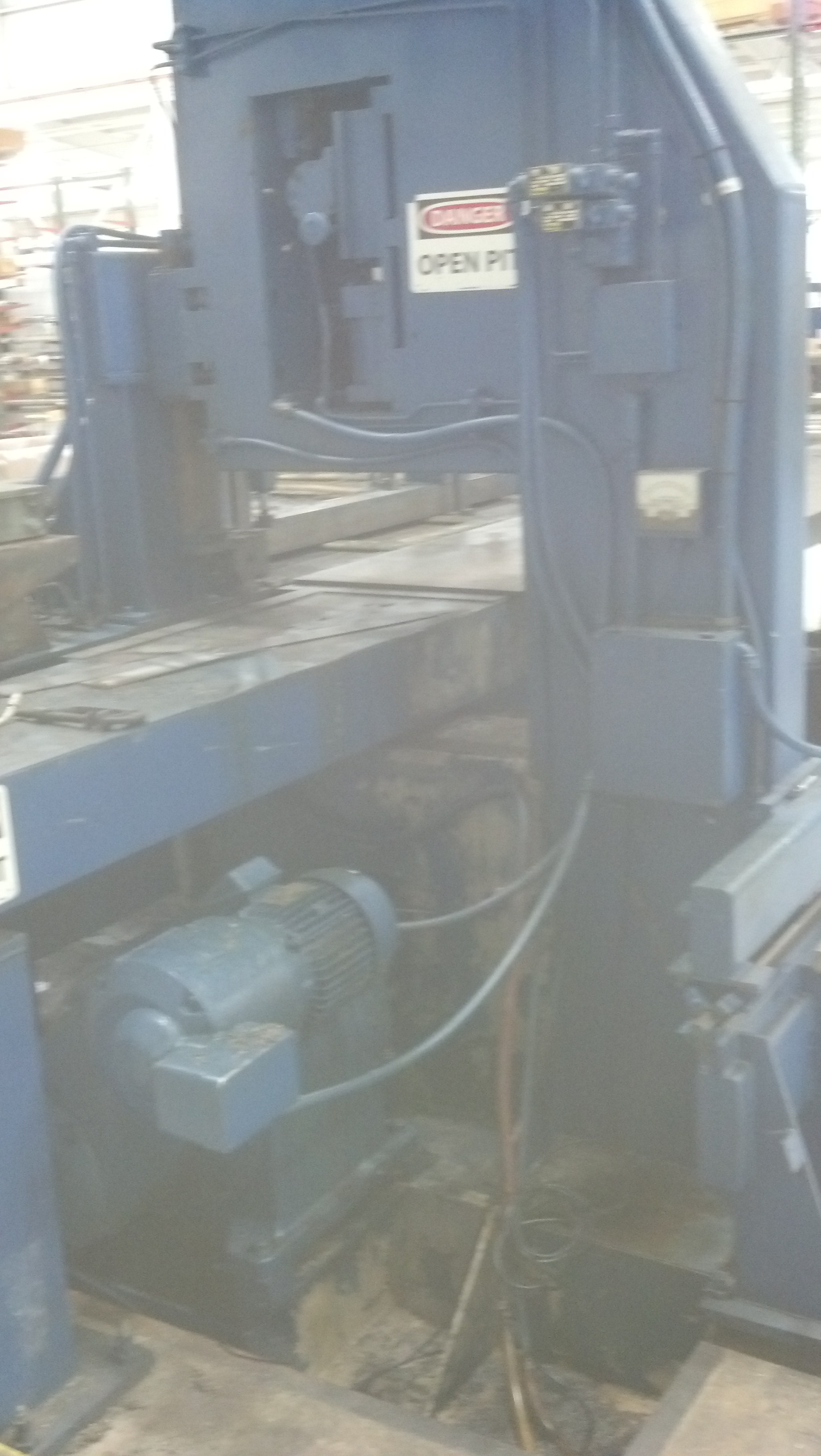 Tannewitz Model 3600MH  Vertical Plate Saw