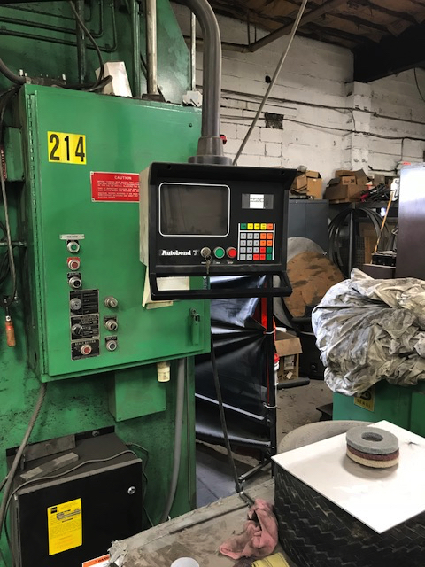 225 Ton X 10' 1979 Pacific Model K225-10  Hydraulic Press Brake