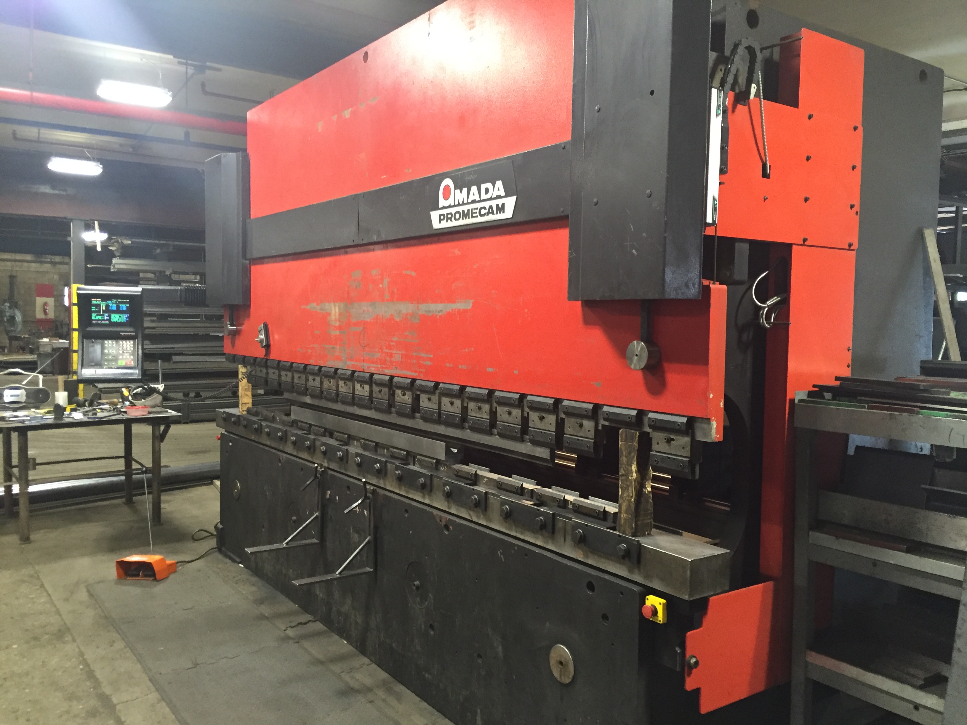 Press Brake 242 Ton Amada Model HFB 220 4S CNC Press Brake